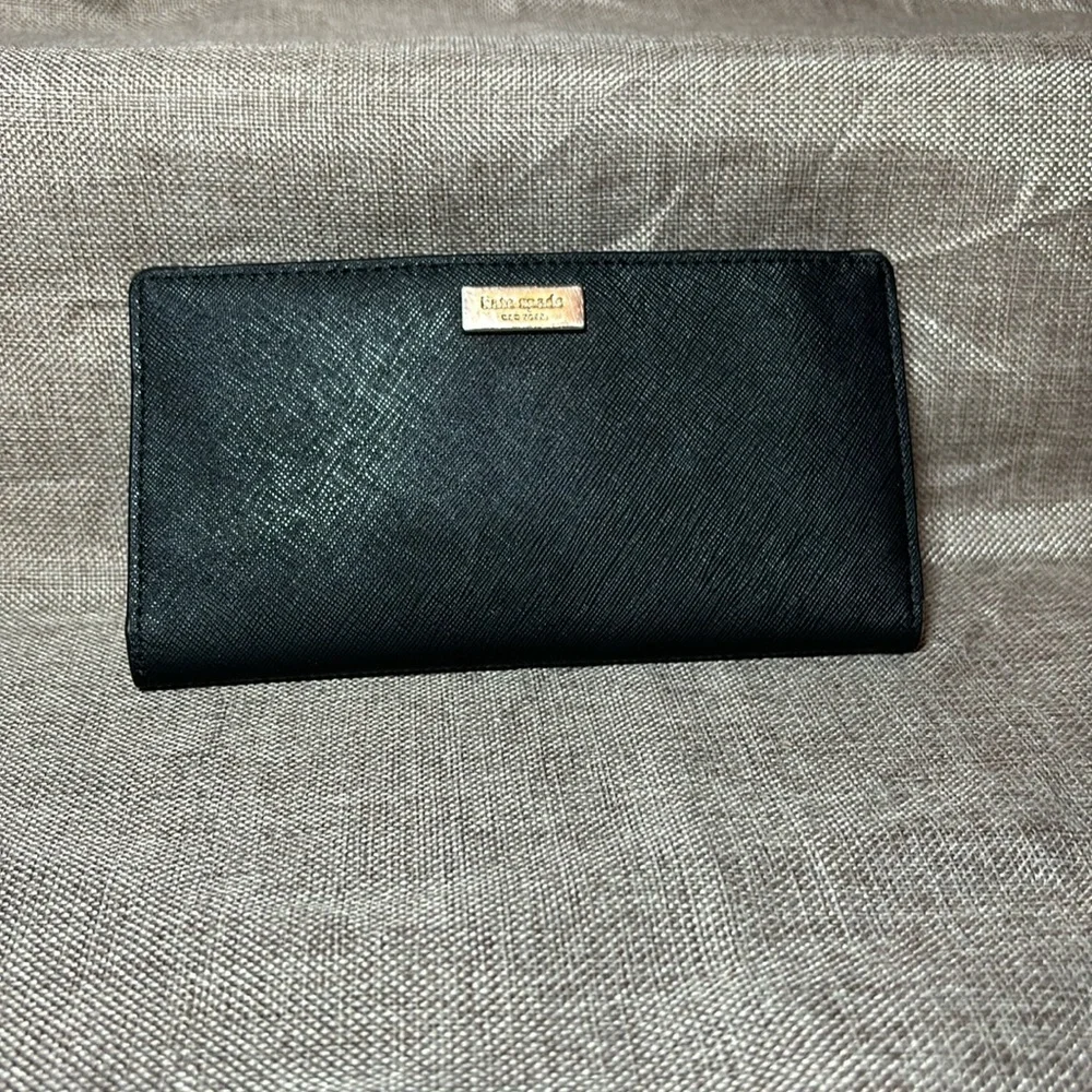Kate Spade New York Stacy Laurel Way Black logo snap closure Saffiano Leather
